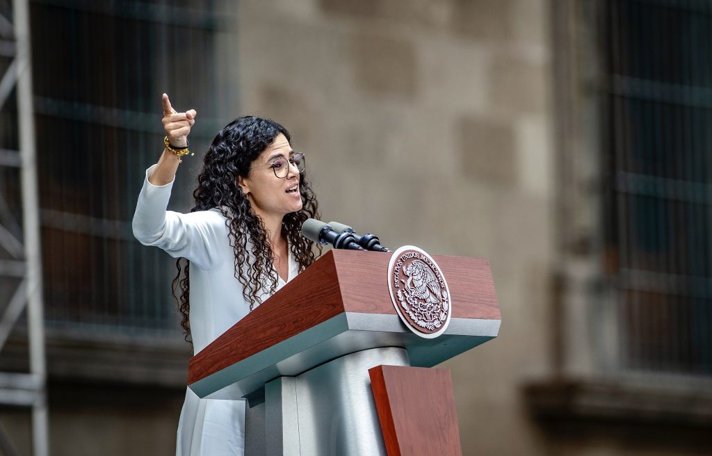 luisa-maría-alcalde
clasismo