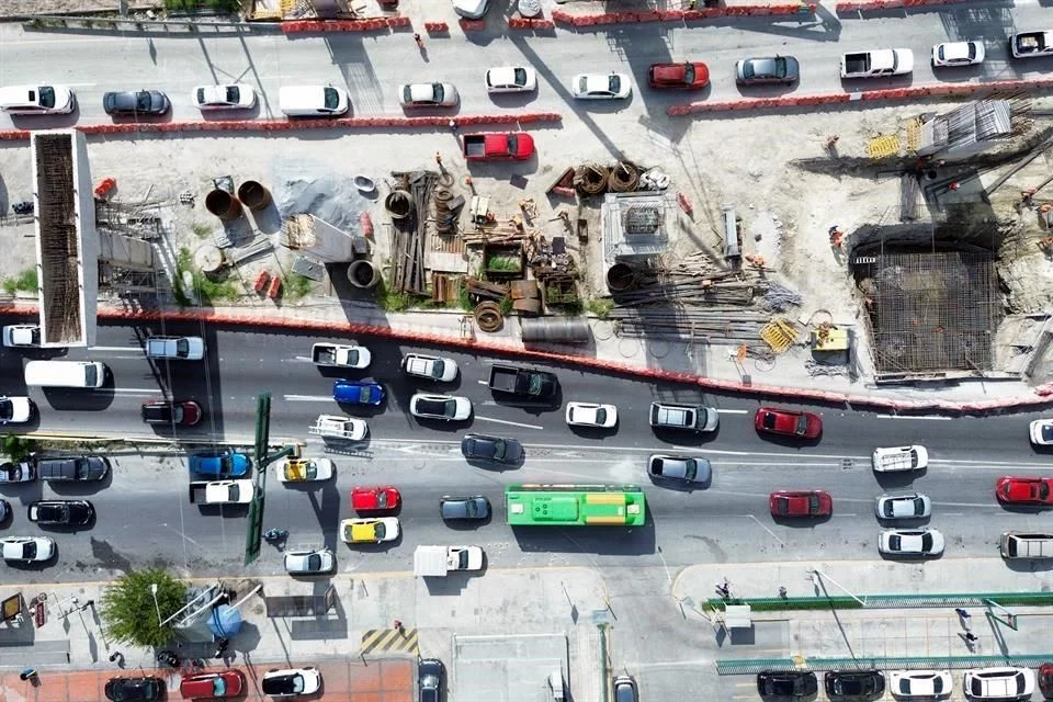 Image - Especies Políticas Tráfico En Avenida Constitución Colapsa Por Obras De La Línea 6 Del Metro