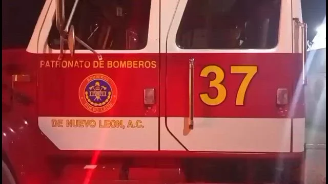 Image - Especies Políticas Incendioenescobedo-tiraderodellantas-parqueindustrial