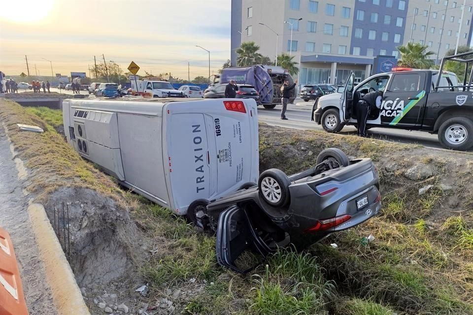 Image - Especies Políticas Choque-en-apodaca-apodaca-transporte-de-personal-volcadura-vial-canalón