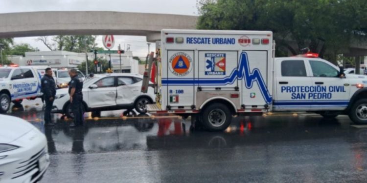 Clima-en-nuevo-leon-causo-choques - Especies Políticas Accidente En San Pedro. Clima En Nuevo León Causó Choques Y Un Atropello - Especies Políticas