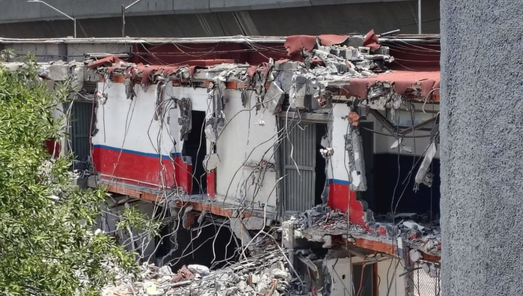 Image - Especies Políticas Línea-1-del-metro-samuel-garcía-retraso-de-obras-estación-exposición