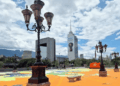 Samuel pinta de naranja la Macroplaza