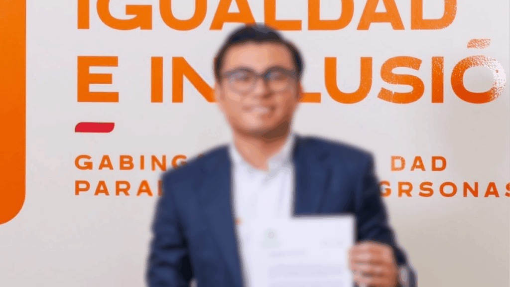 Empleados De Arratia Reclaman Sueldos Pausados Genera Molestia En Centros Comunitarios Estatales De Nuevo León - Especies Políticas