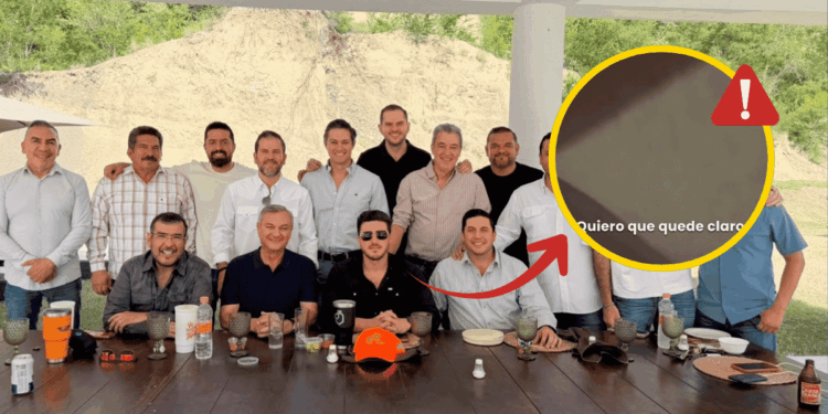 Group of Men Around a Long Outdoor Table; a Yellow Circle Highlights a Zoomed Area with a Warning Icon and the Spanish Text 'quiero Que Quede Claro'. - Especies Políticas